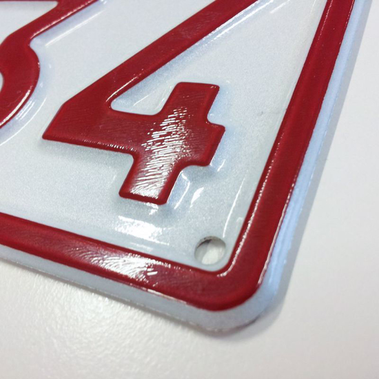 detail-afwerking-gepersonaliseerde-nummerplaat-belgië